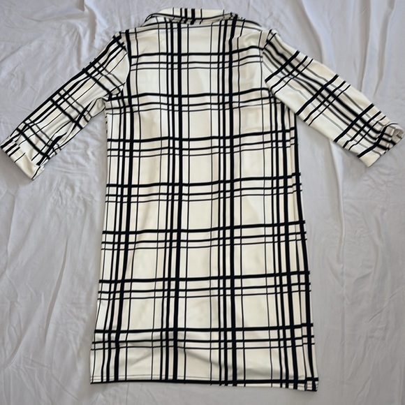Black and white plaid duster - fits size small - Picture 5 of 7
